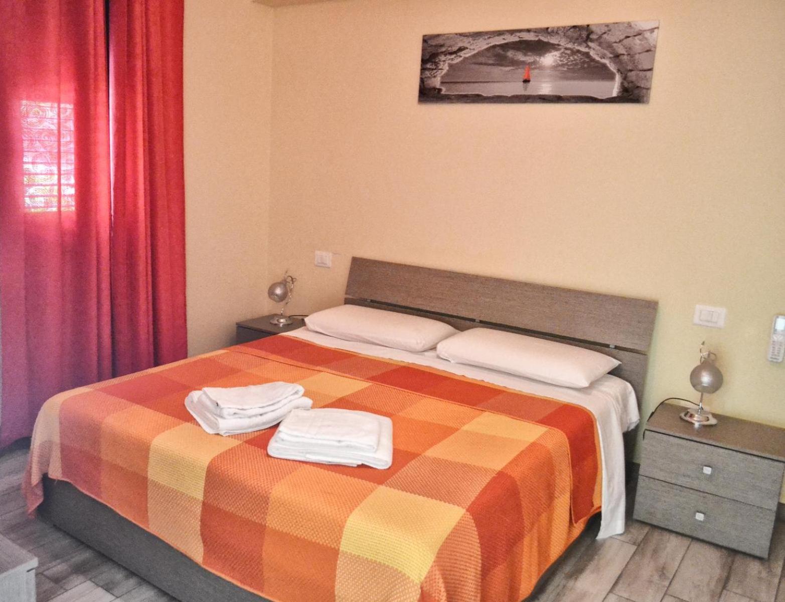 Le Case Del Carmine Con Giardino E Parcheggio A Tropea Luaran gambar