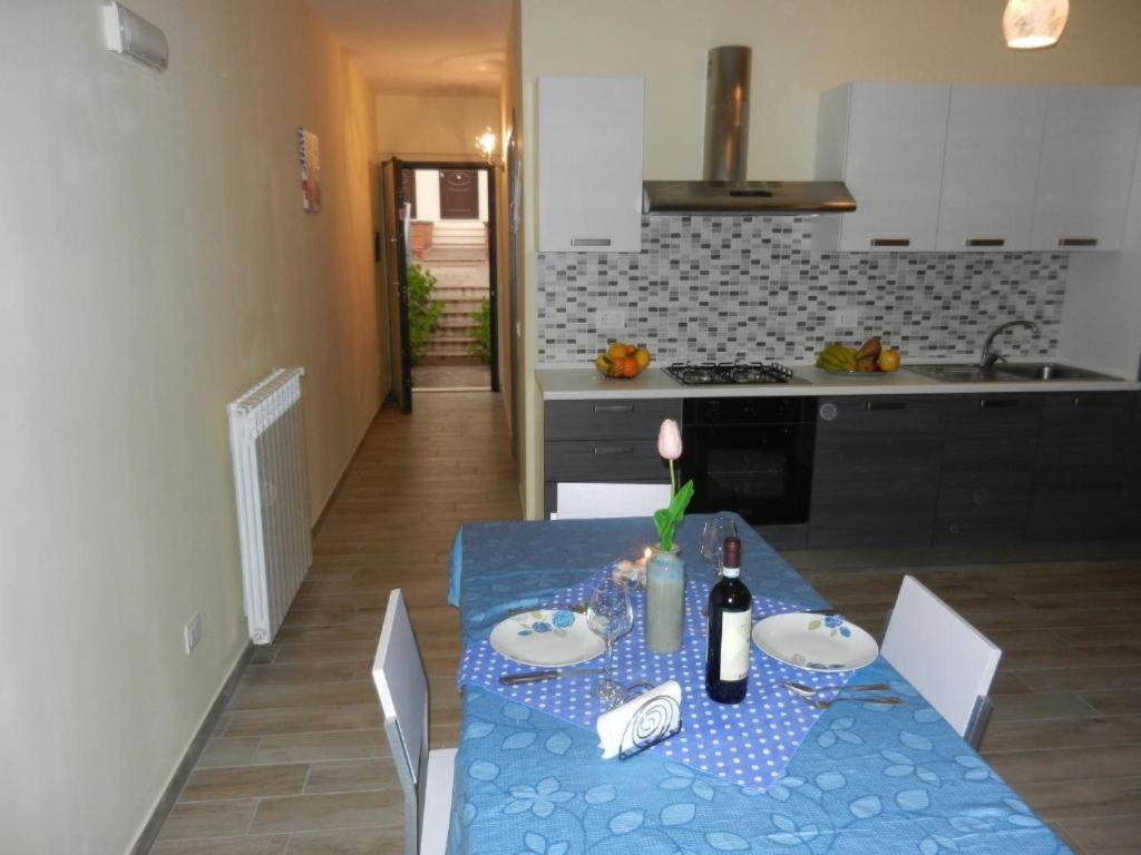 Le Case Del Carmine Con Giardino E Parcheggio A Tropea Luaran gambar